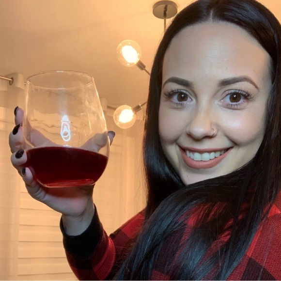 Meet your Posher, Jessica who is the owner of House 88 Boutique. - Picture 5 of 8